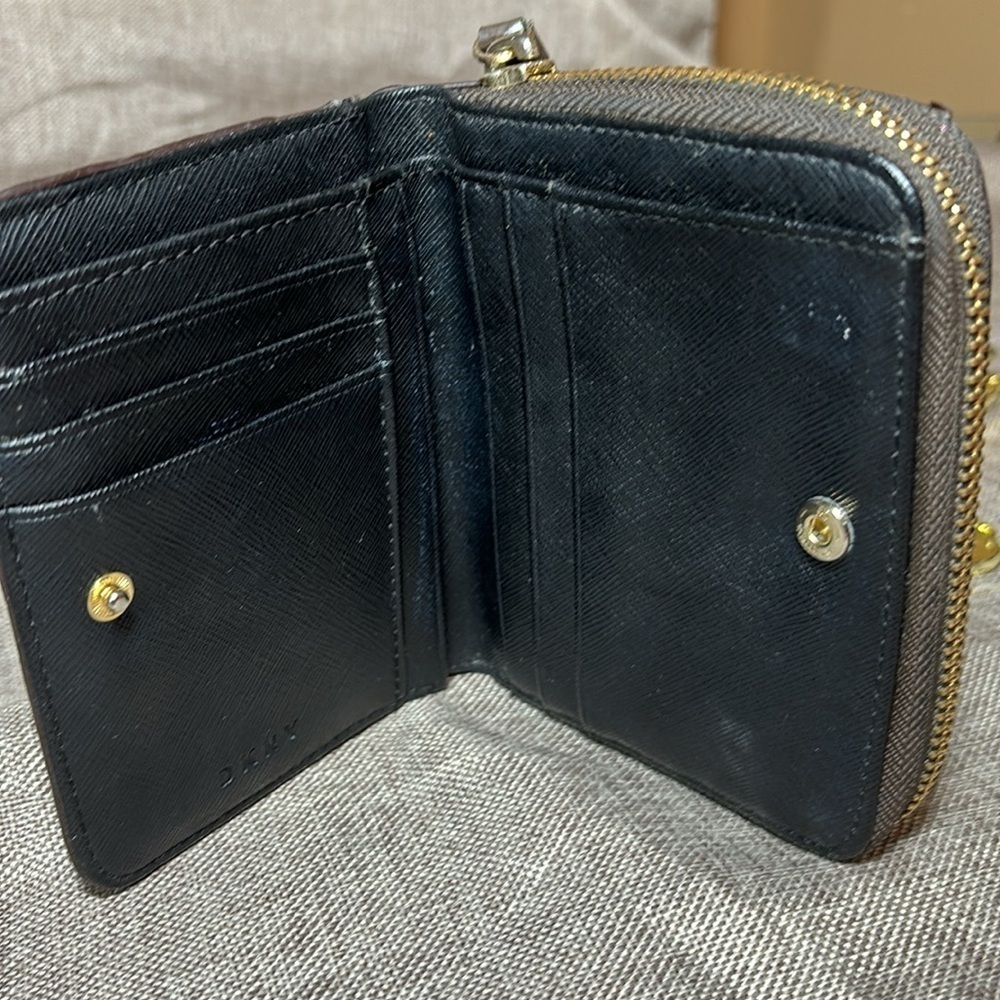 DKNY Small Logo Zip Around Wallet - Picture 5 of 12